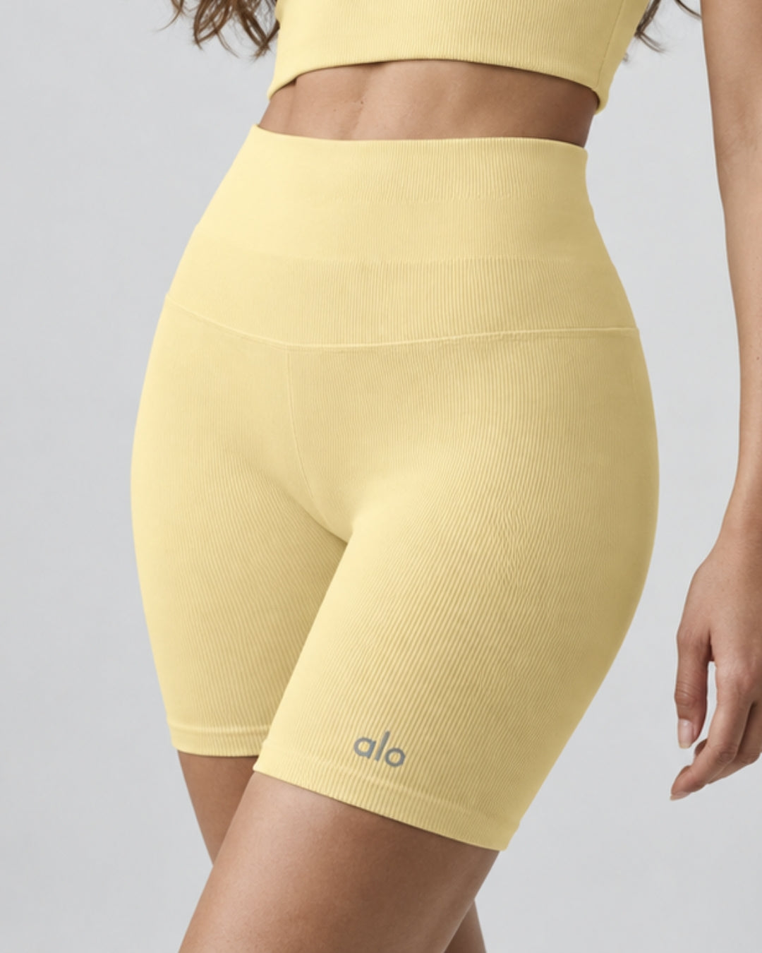 Alo 5" Seamless Ribbed Favorite Short Warm Butter