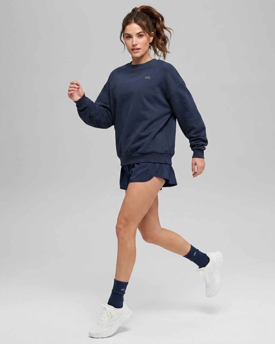 Alo Yoga Accolade Crew Neck Pullover