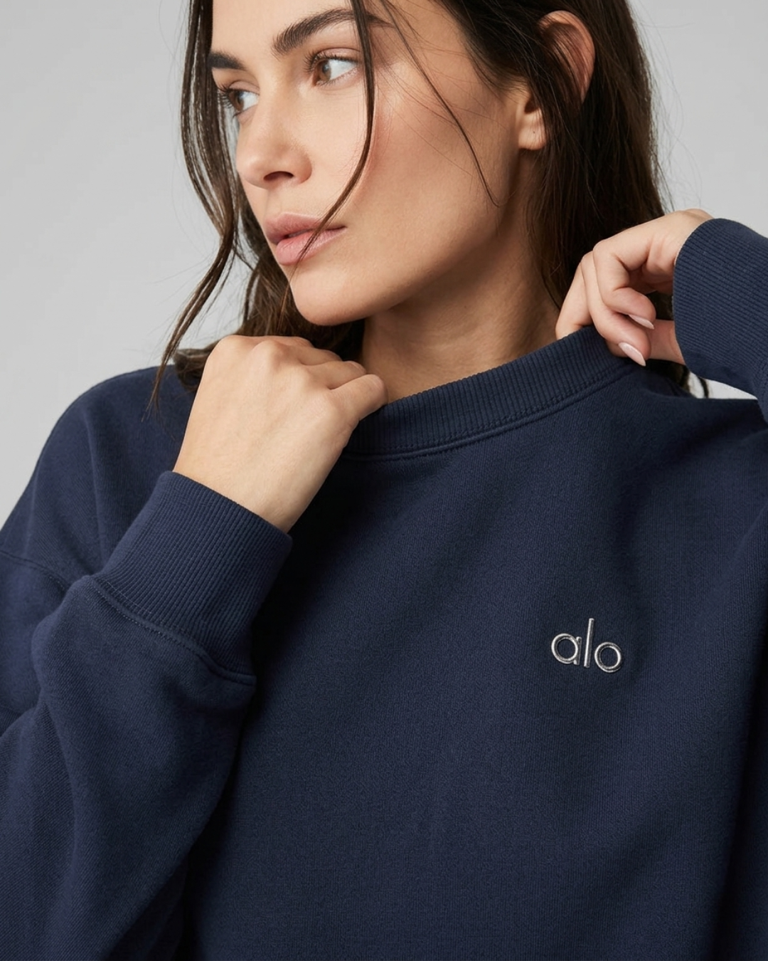 Alo Yoga Accolade Crew Neck Pullover