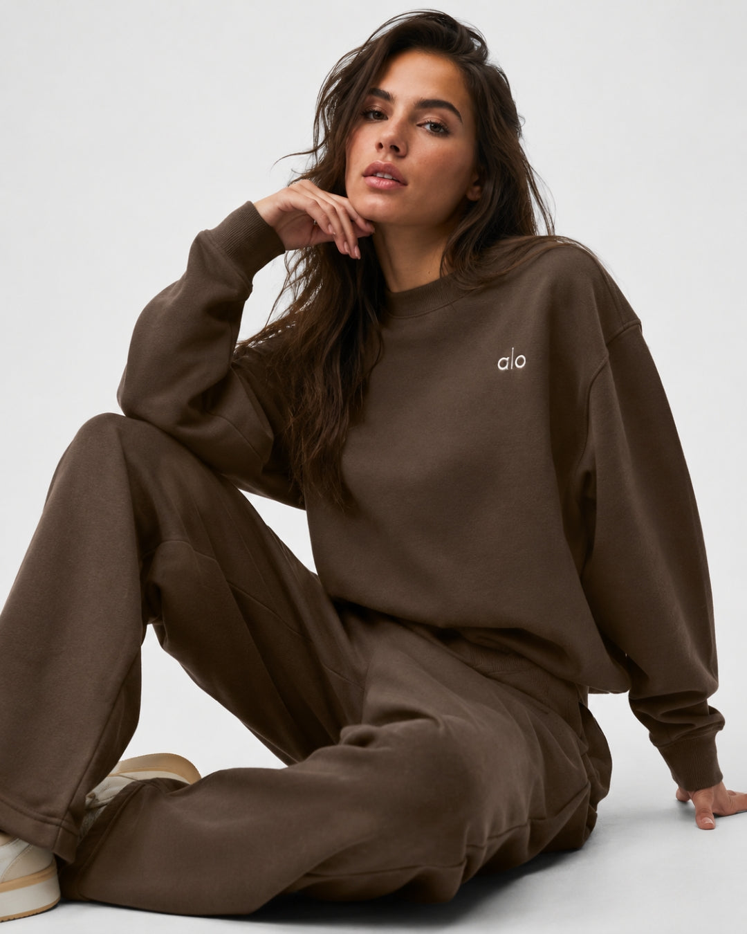 Alo Accolade Crew Neck Pullover Espresso