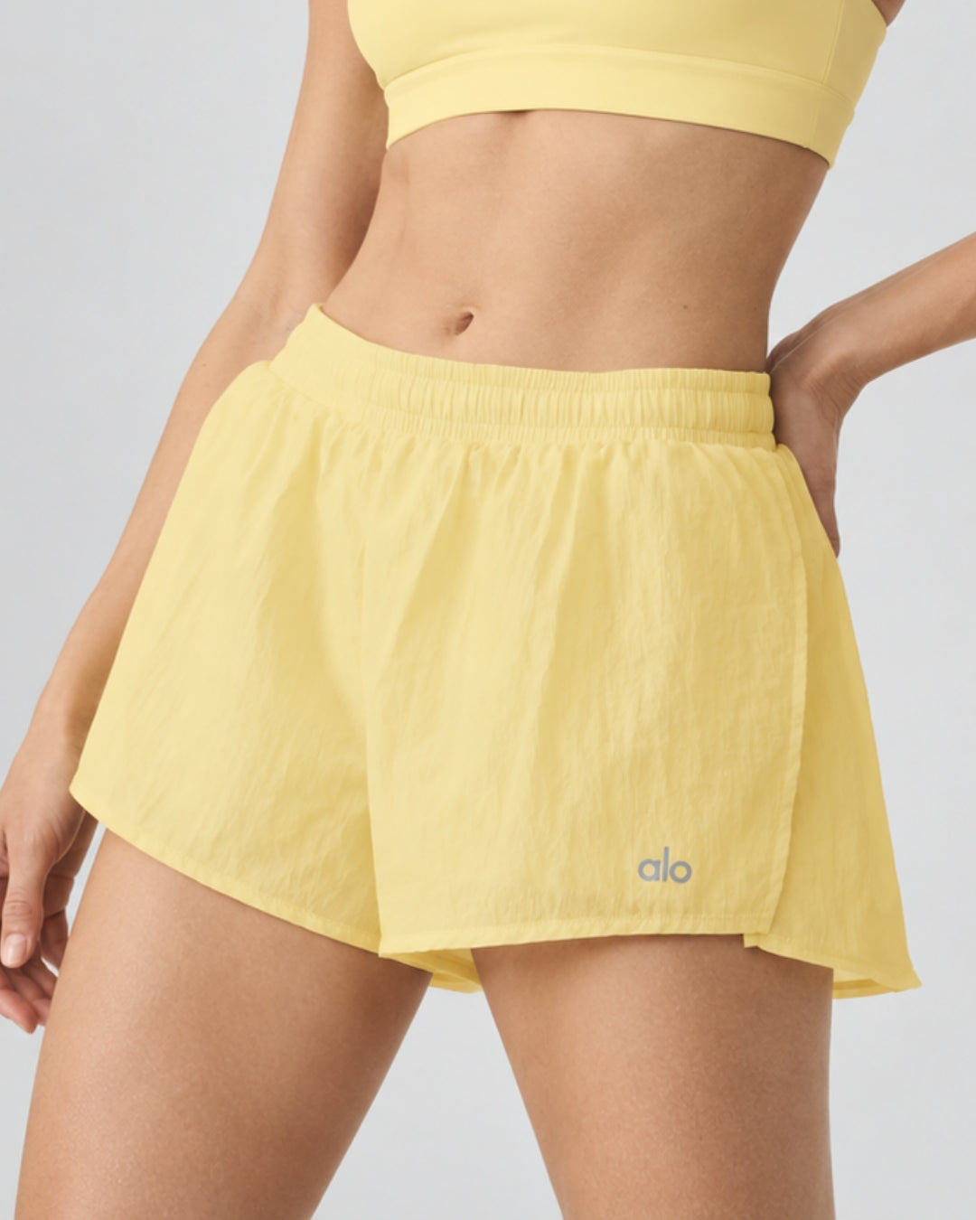 Alo Mid-Rise Go Time Short Warm Butter